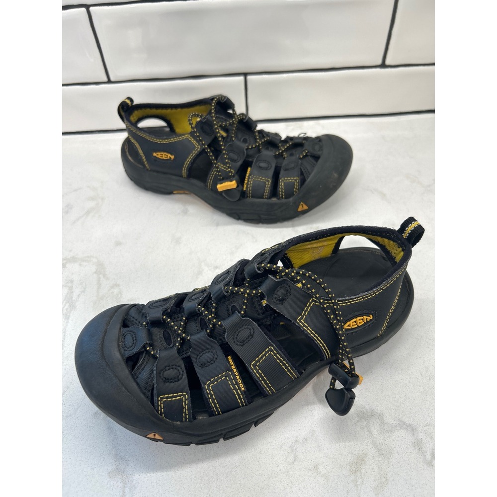 Keen Newport H2 Kids Sandals Black Yellow Waterproof Hiking Water Shoes Size 2